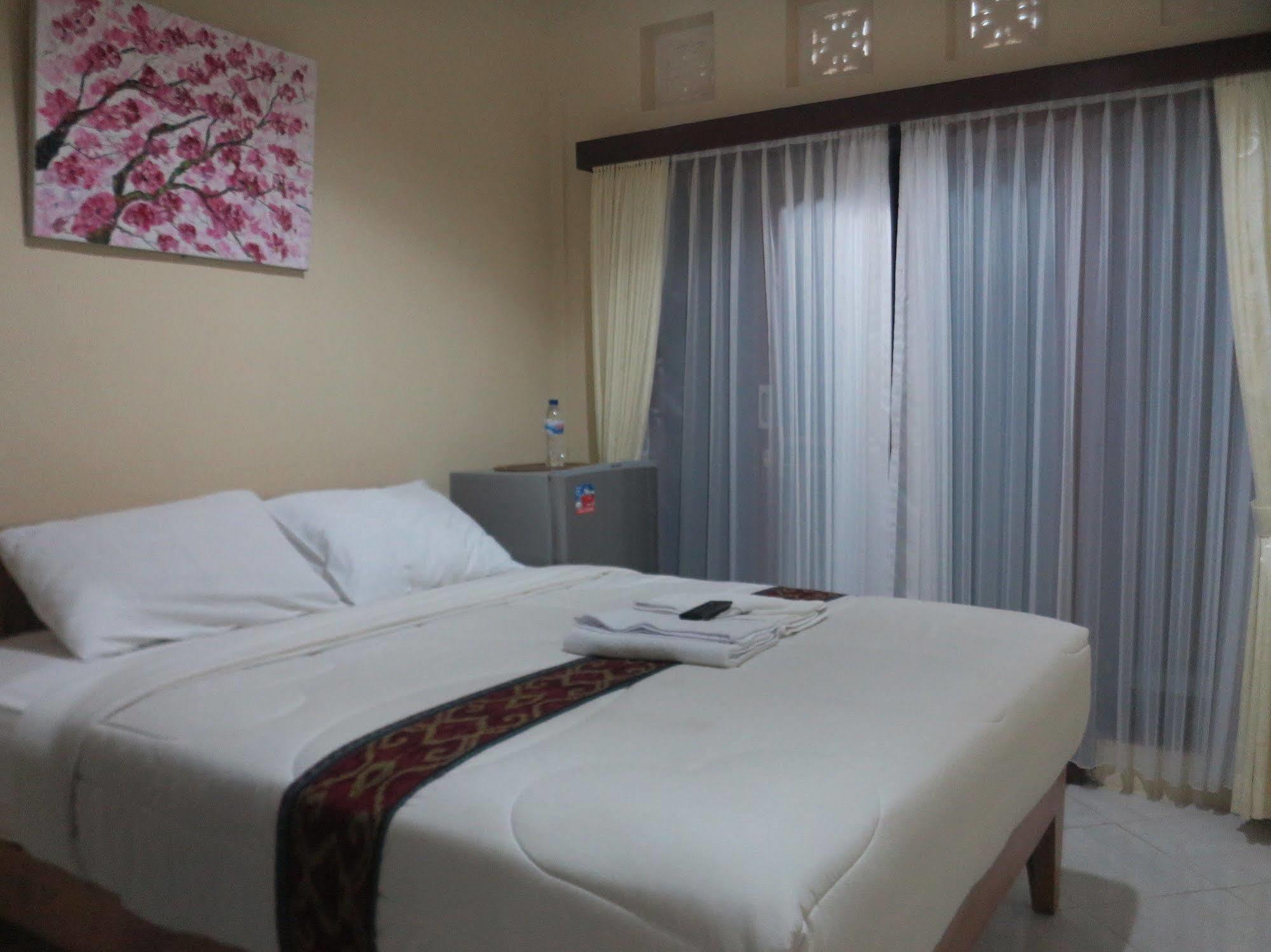 Sari Buana Bed & Breakfast Kuta Lombok Exterior foto
